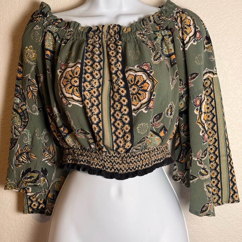 ALTAR’D STATE Olive Green Floral Off-Shoulder Smocked Crop Top Sz M